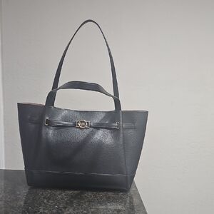 Michael Kors Elegant Black Leather Tote Bag